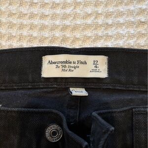 Abercrombie 90s straight mid rise 27/4 R